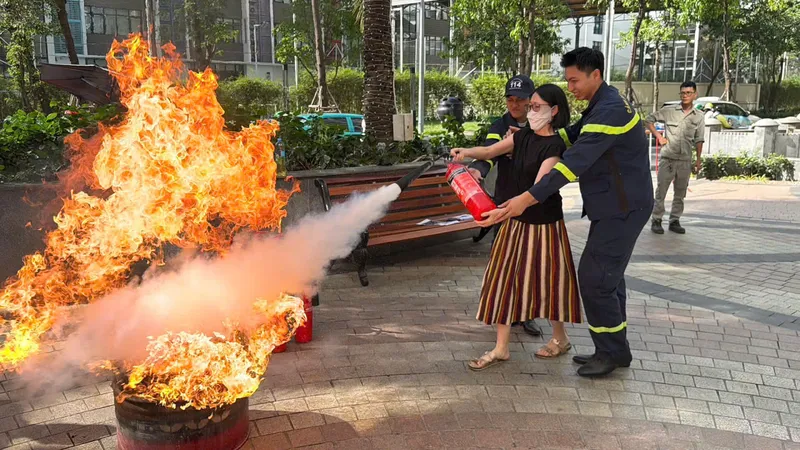 Thực hành chữa cháy