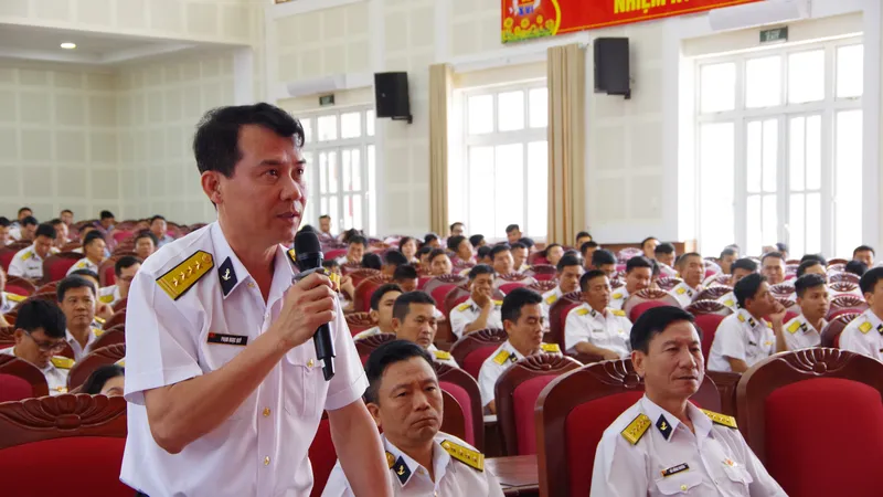 Hội nghị tiếp xúc cử tri với người ứng cử đại biểu Quốc hội, đại biểu HĐND tại Vùng 2 Hải quân
