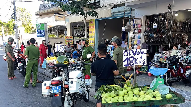 Phường Rạch Dừa siết chặt quản lý đô thị, xử lý xe hàng rong tự chế