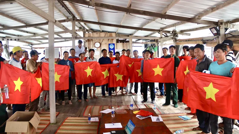 Xã Long Sơn tuyên truyền chống IUU đến các hộ nuôi thủy sản lồng bè