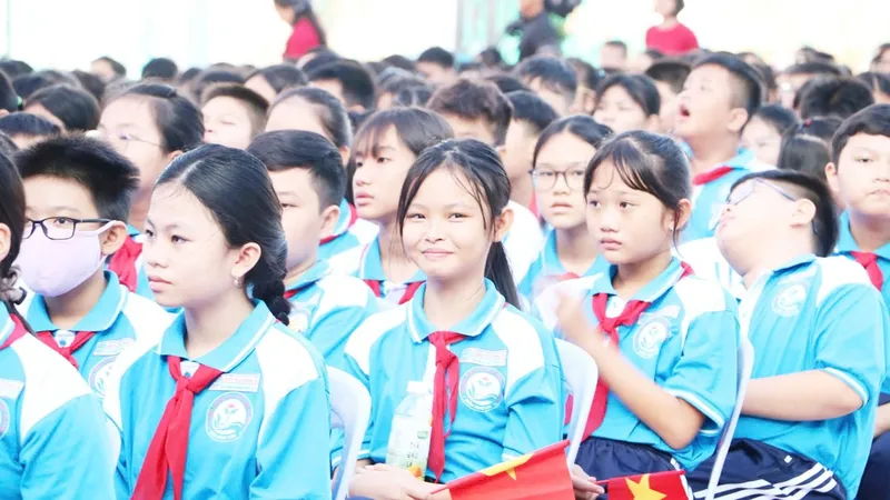 Vẫn rối thu, chi đầu năm học