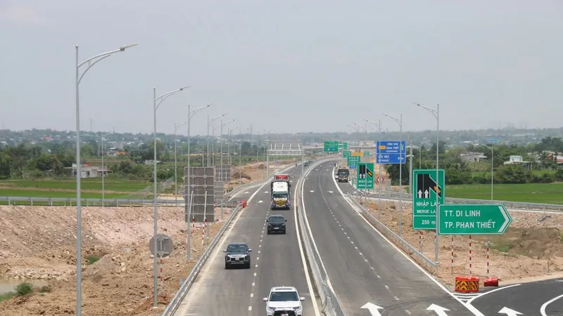 Kiến nghị giải quyết bất cập trên tuyến cao tốc Vĩnh Hảo - Phan Thiết, Phan Thiết - Dầu Giây