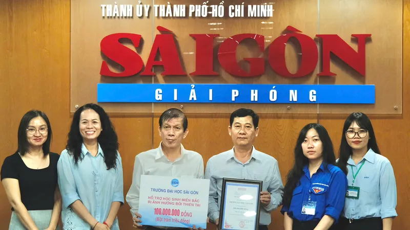 Trường Đại học Sài Gòn trao 100 triệu đồng hỗ trợ đồng bào miền Bắc bị ảnh hưởng bởi bão, lũ