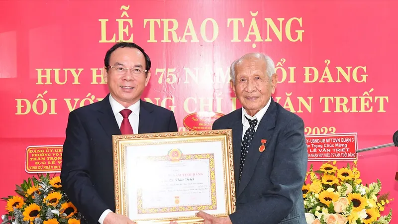 Nhớ chú Tư Triết - Người nối nhịp cầu bang giao thương mại