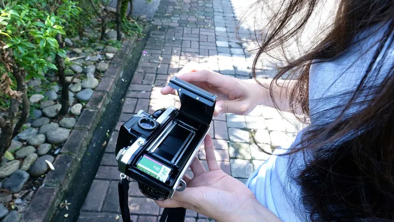 Kể chuyện mới qua ống kính cũ