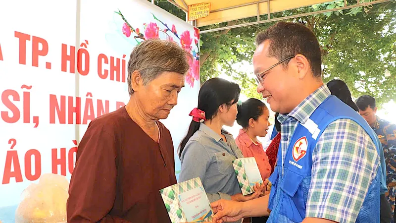 Tăng cường mối quan hệ gắn bó giữa hậu phương và tiền tuyến