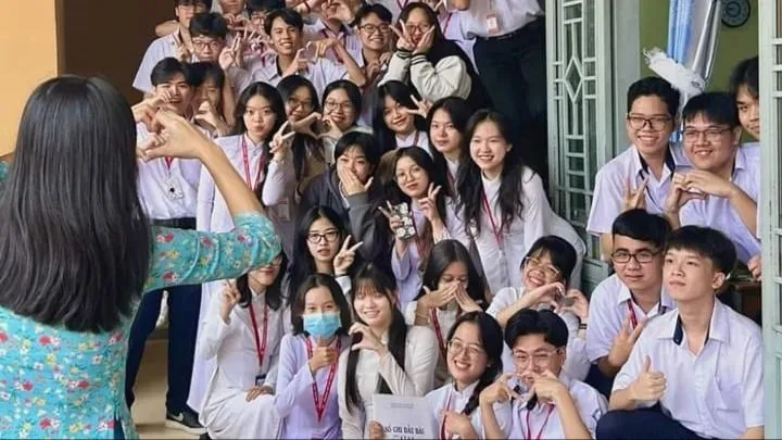 Khi thầy cô cũng “viral”