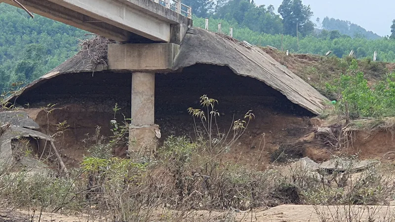 Mố cầu bị sụt