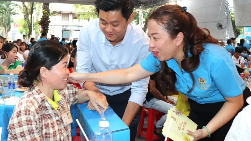 Thưởng tết sớm, tăng phúc lợi cho người lao động