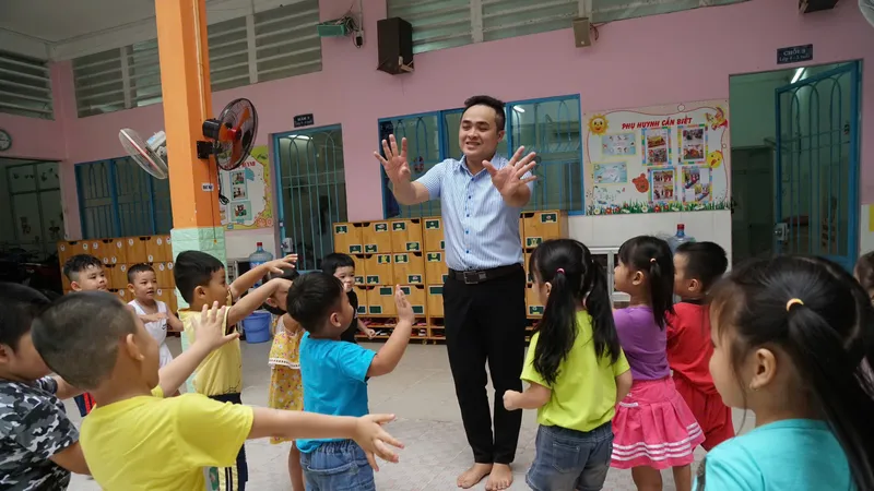 Khuyến sinh bằng chính sách nhân văn, bền vững