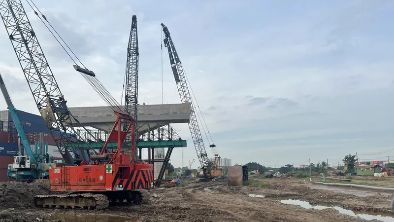 Rộn ràng công trường ngày giáp tết