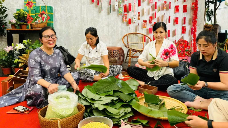 Người Việt ở đâu, Tết Việt ở đó
