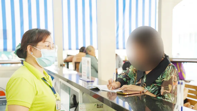 Kiếm tiền thật từ nước mắt giả