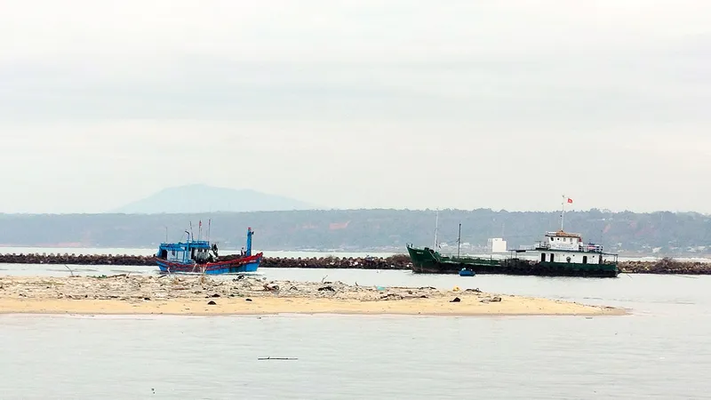 Cửa biển Phan Thiết đang bị bồi lấp nghiêm trọng