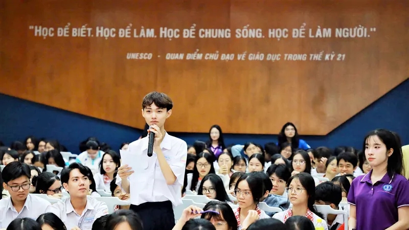 Học phí đại học tiếp tục... leo thang