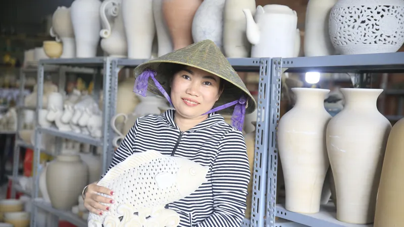 Thao thức làng nghề Đông Nam bộ - Bài 2: Nặng nợ với gốm