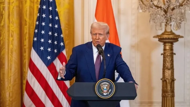 Tổng thống Donald Trump tạm dừng thuế đối ứng với hơn 75 quốc gia trong 90 ngày, riêng Trung Quốc thuế tăng lên 125%