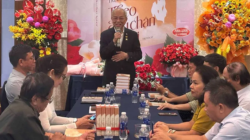 Một đời theo dấu chân Người
