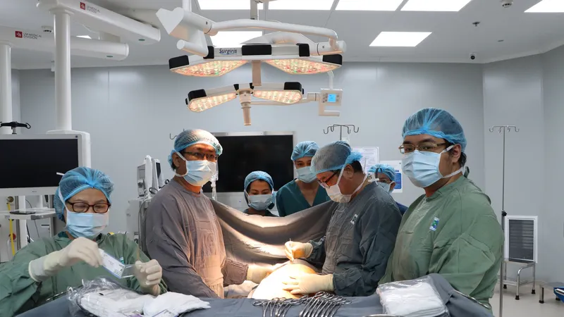 Tổ chức dạy học 2 buổi/ngày không thu phí, tiến tới miễn viện phí toàn dân