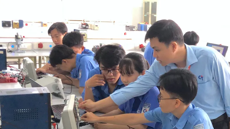Tăng tốc tuyển sinh trường nghề