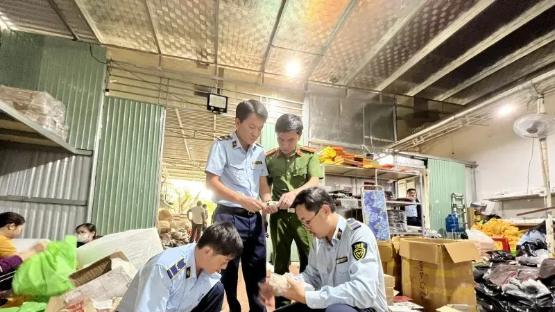 Truy quét hàng lậu, hàng giả... trên cả nước