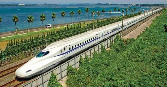 Nhà nước cần giữ quyền kiểm soát trong đầu tư đường sắt cao tốc