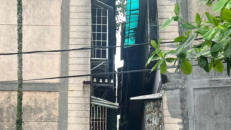 Sống nơm nớp trong các chung cư nghiêng