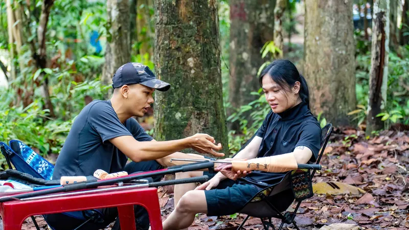 Làm “bạn” với rắn