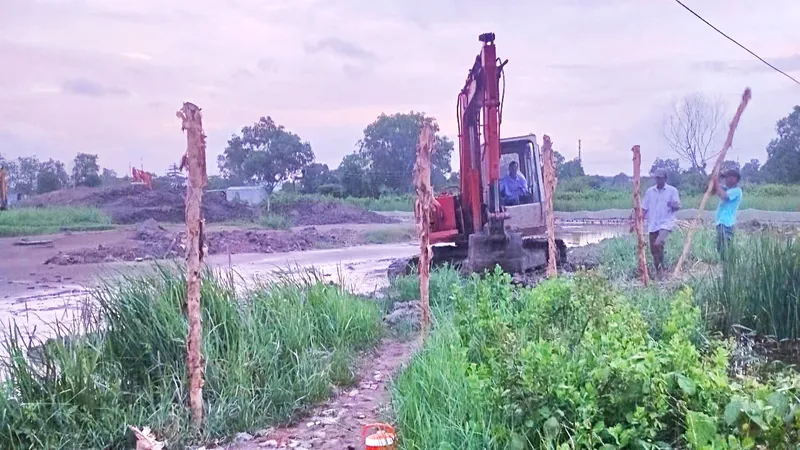 Dự án nhà ở xã hội khóm 5 triển khai xây dựng làm mất đường dân sinh, không mở lối đi mới cho người dân