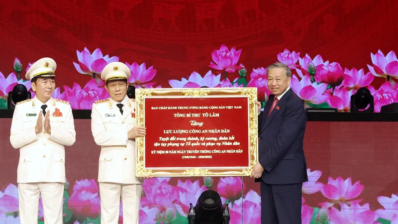 Lực lượng Công an nhân dân trong nhiệm vụ bảo vệ nền tảng tư tưởng của Đảng