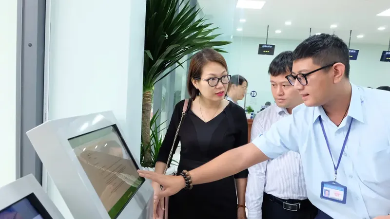 Lề lối cũ và số hóa