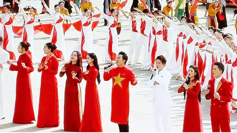 Sống trong tình yêu đất nước