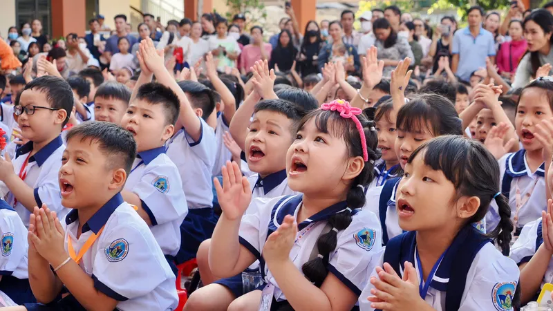 Lễ khai giảng “2 trong 1”
