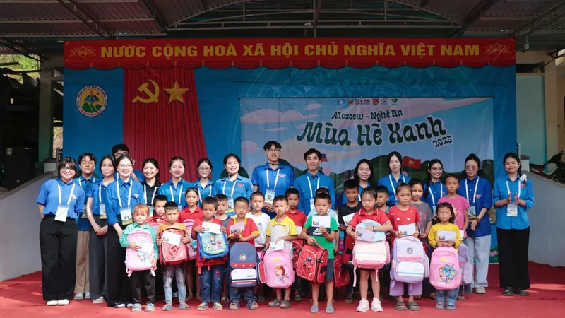 Mùa hè xanh 2025 ở Nhôn Mai: Dấu ấn du học sinh