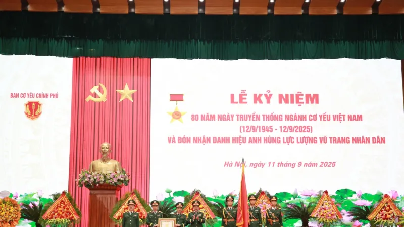 Ban Cơ yếu Chính phủ đón nhận danh hiệu Anh hùng Lực lượng vũ trang nhân dân