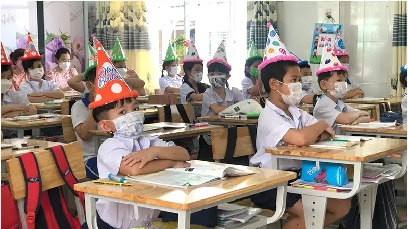Trị lạm thu trong trường học