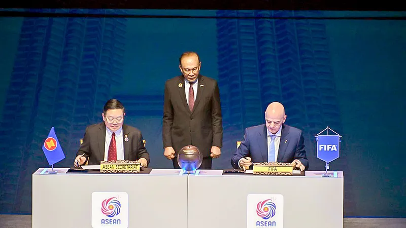 FIFA khơi dậy khát vọng của bóng đá ASEAN
