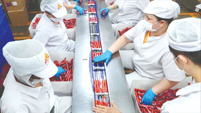 Tất bật làm hàng xuất khẩu cuối năm