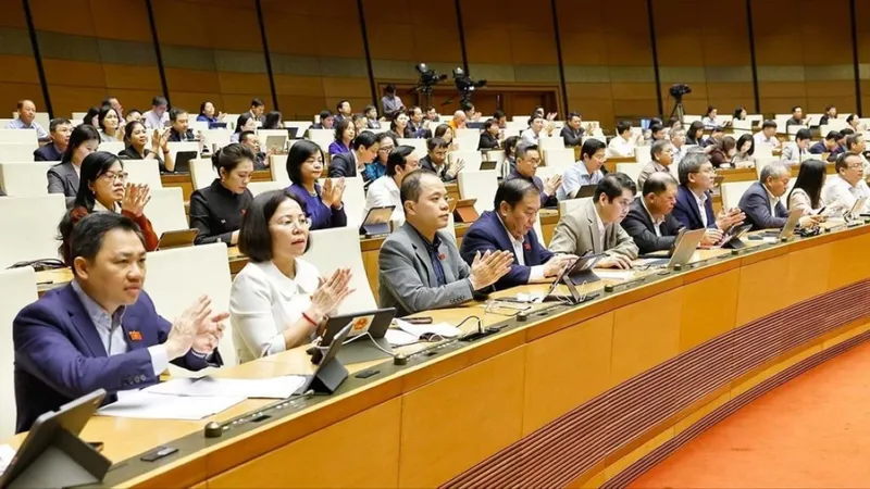 Những điểm mới, nổi bật của nhiều luật, nghị quyết vừa được Quốc hội thông qua: Tầm nhìn mới với khu vực kinh tế phi chính thức