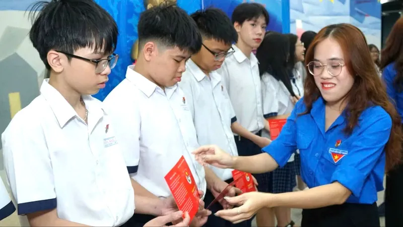 Giữ nhiệt huyết tuổi trẻ trong kỷ nguyên mới