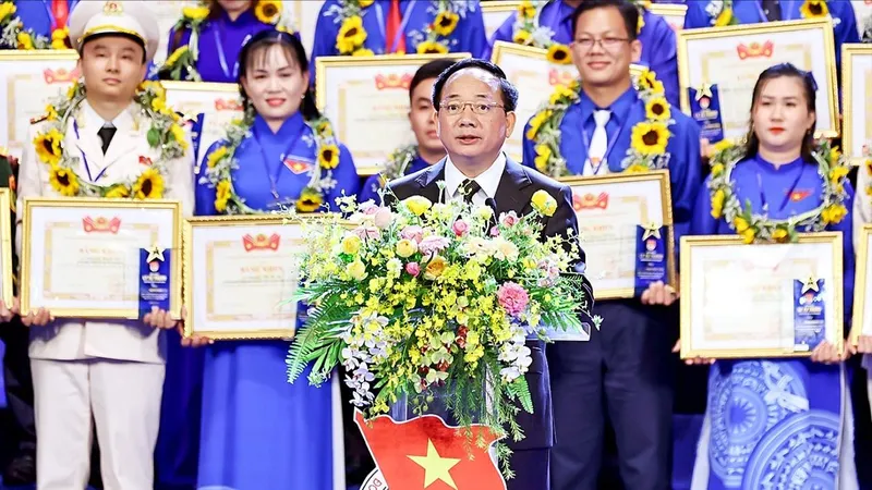 100 cán bộ Đoàn tiêu biểu nhận Giải thưởng Lý Tự Trọng