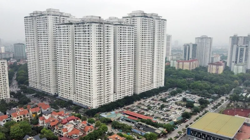 Chung cư đông dân nhất Hà Nội “dậy sóng”