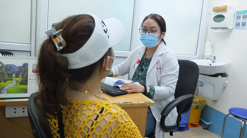 Hiểm họa “ma trận” thuốc trên mạng