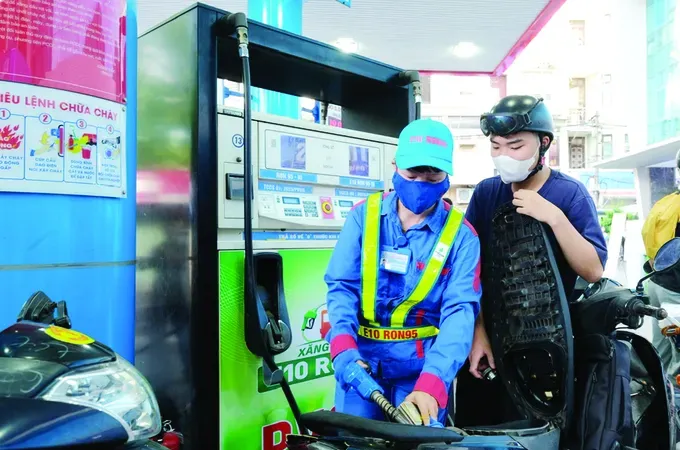 Bán đại trà xăng E10 từ giữa tháng 5