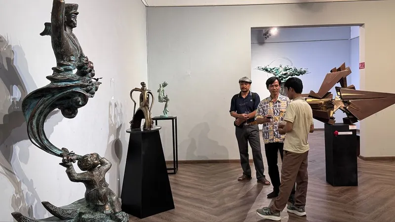Điêu khắc TPHCM: Giữ mạch sáng tạo, chờ đột phá