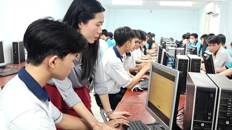 Đăng ký xét tuyển đại học năm 2026: Lưu ý mốc thời gian, chứng chỉ theo quy định