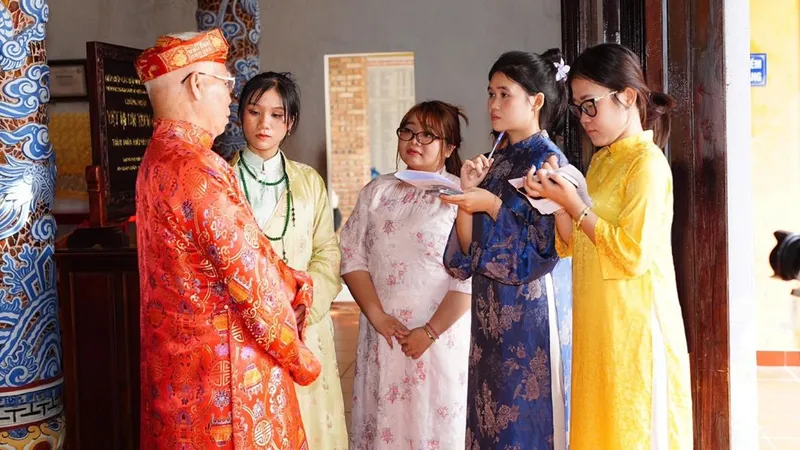 Đưa di sản, văn hóa truyền thống vào tác phẩm: Sáng tạo nhưng phải trân trọng