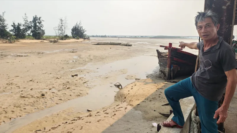 Hà Tĩnh: Khu neo đậu tàu cá Đan Hải bị bồi lấp nghiêm trọng
