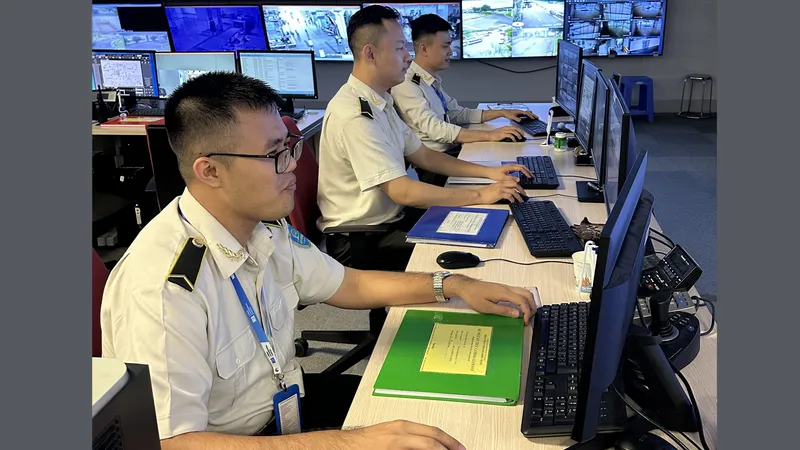 Truy tìm chiếc ví bị "cầm nhầm" từ sân bay Nội Bài tới sân bay Tân Sơn Nhất
