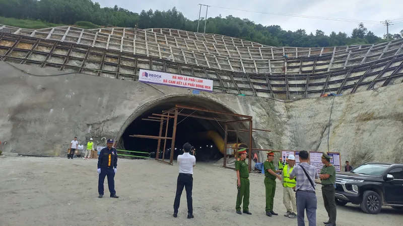 Phát động 100 ngày thông hầm 2 và giải phóng mặt bằng dự án thành phần Quảng Ngãi-Hoài Nhơn